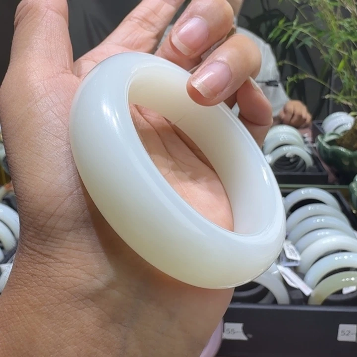 和田玉（白玉）手镯未镶嵌