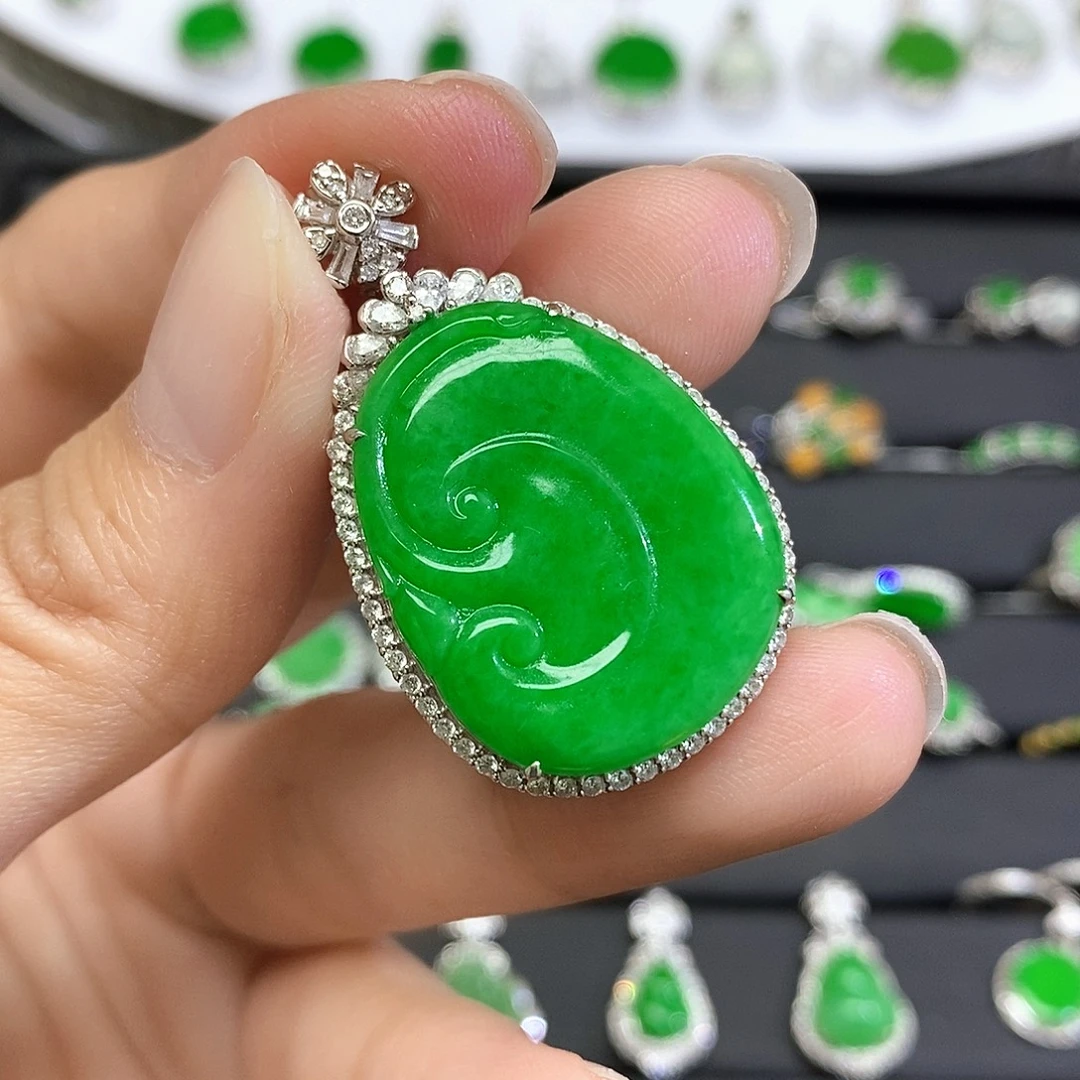 翡翠18K金镶嵌吊坠(不含链)