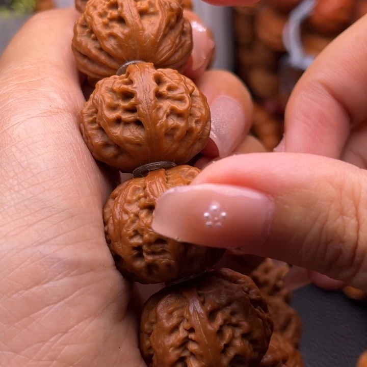 猴头核桃吊坠秋子