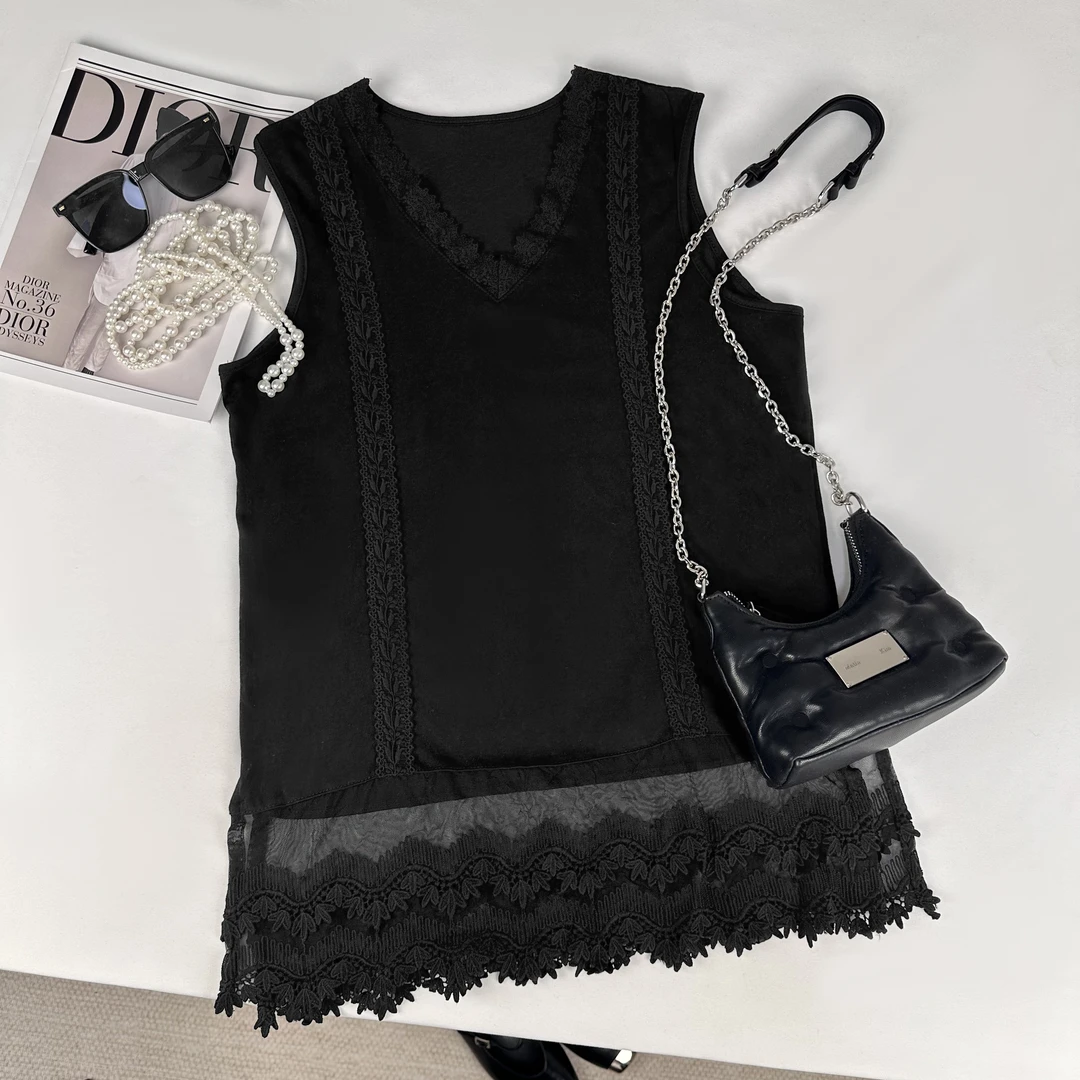 设计感时尚蕾丝钩花无袖宽松上衣 68889