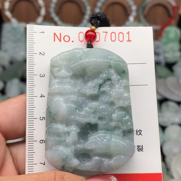 翡翠未镶嵌颈饰微瑕