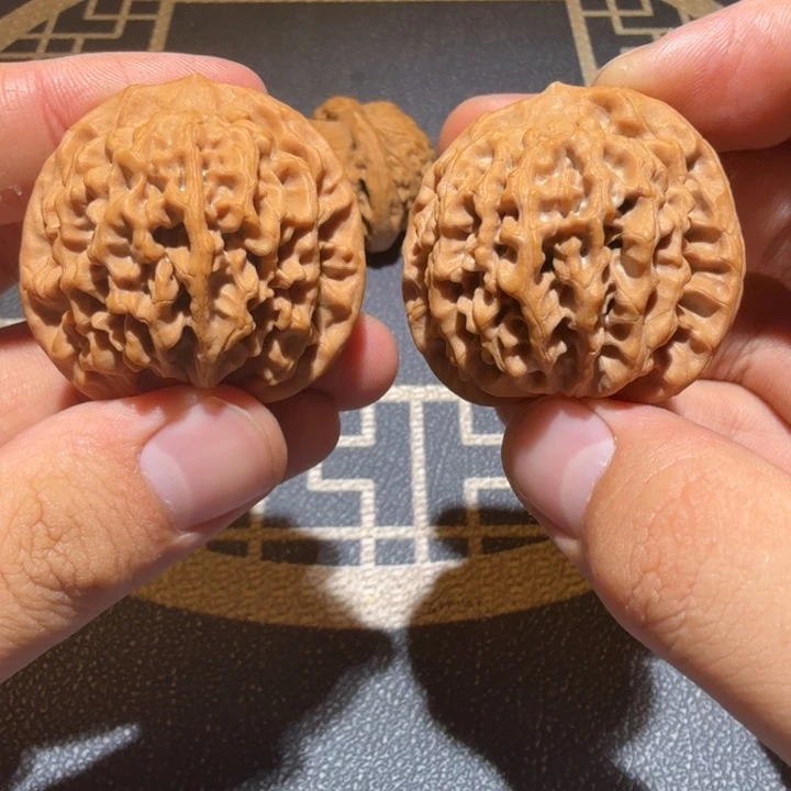 把件猴头核桃秦闷