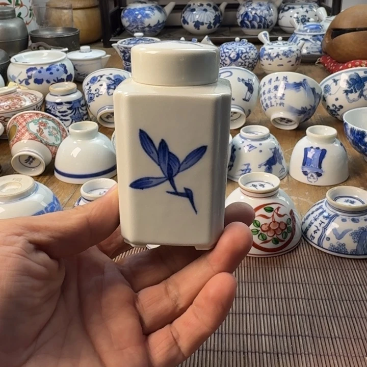 青花杯子茶具瓷器