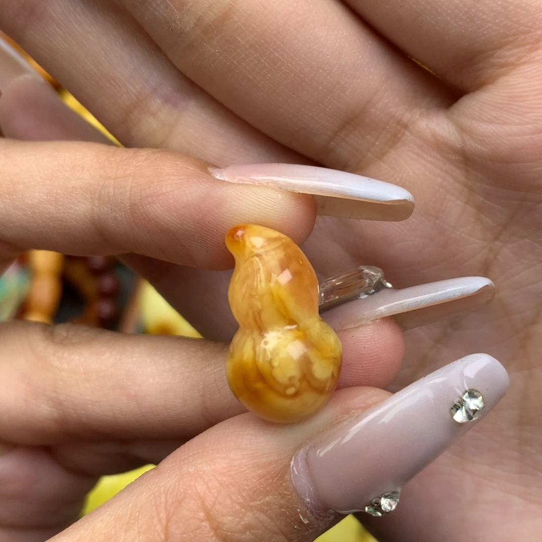 琥珀未镶嵌珠宝奇石