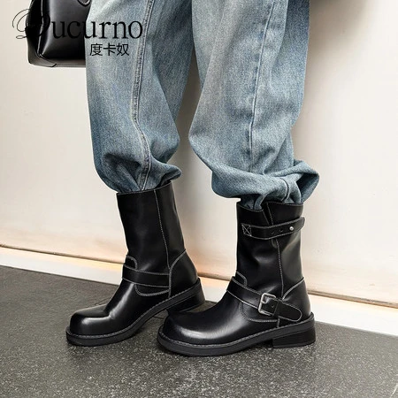 DUCURNO英伦风皮带扣马丁靴女帅气机车靴黑色真皮短靴百搭瘦瘦靴