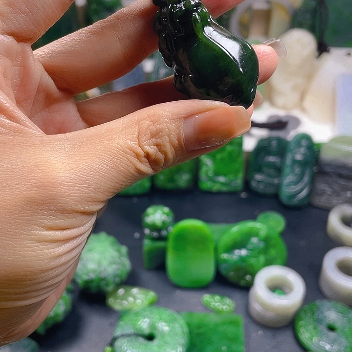 和田玉未镶嵌珠宝半成品