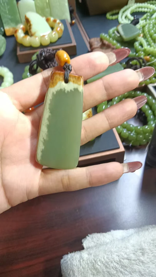 河磨玉精品挂件，