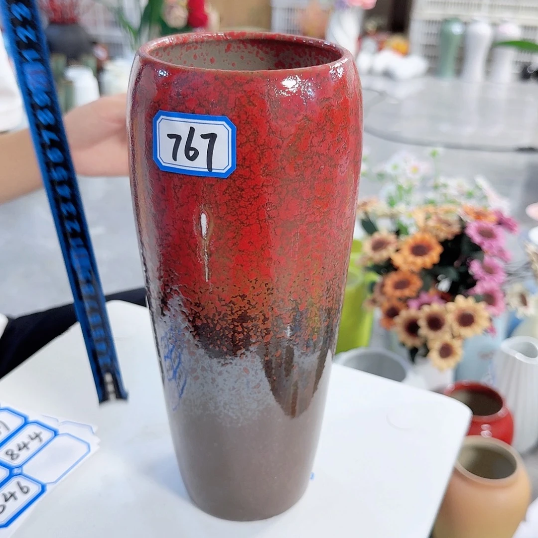 767号陶瓷高25厘米瑕疵一个