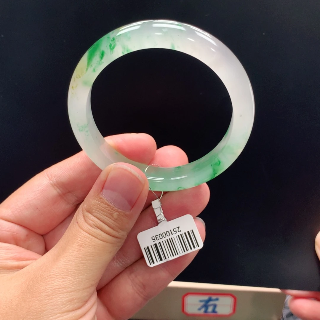 叶***想石英质玉未镶嵌手镯青青55-叶