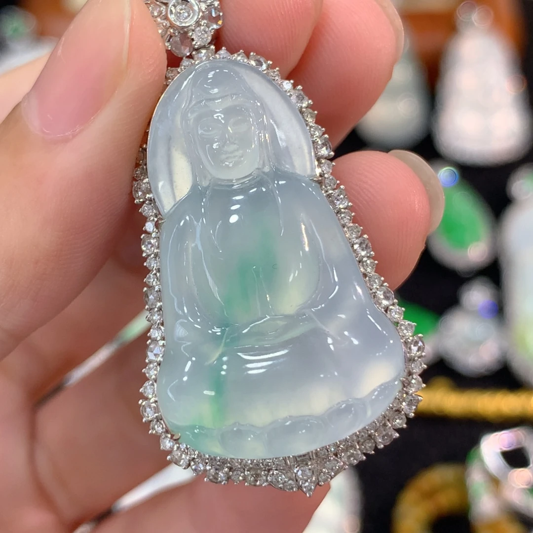 颈饰18K金镶嵌翡翠