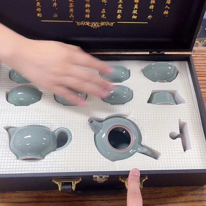 孤品茶具套装等。