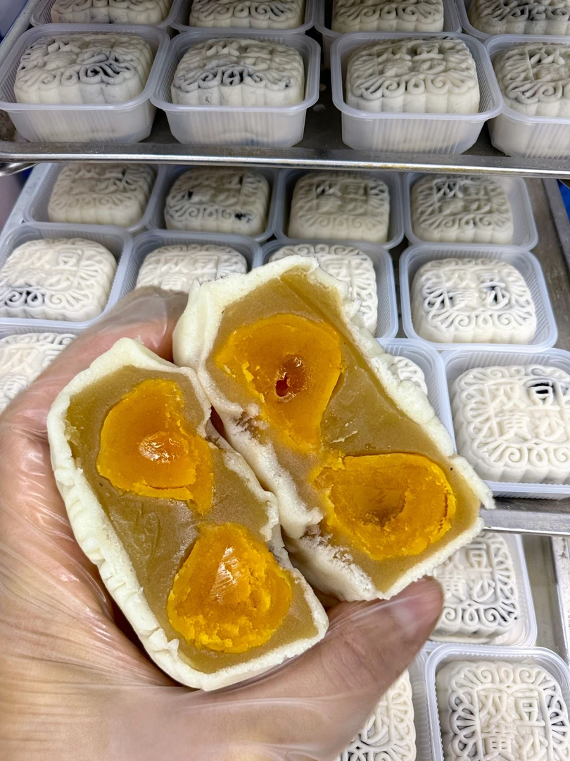 【白皮双黄莲蓉/纯莲蓉米月饼】中秋传统手工广式月饼