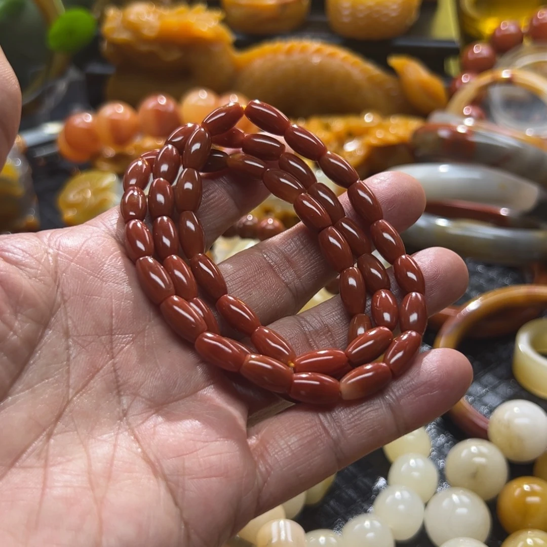 石英质玉未镶嵌颈饰