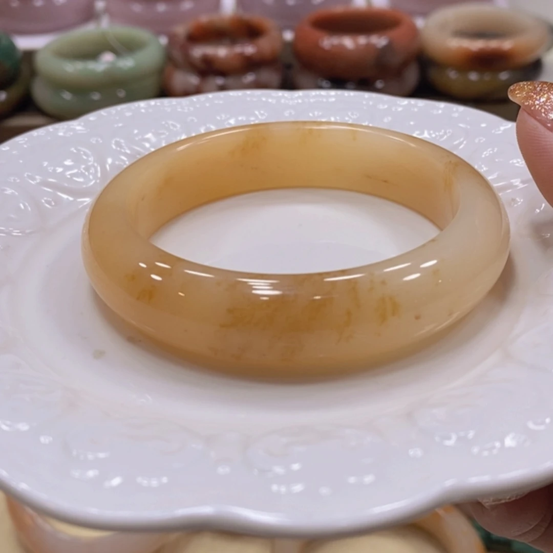 【闪购商品】未镶嵌手镯石英质玉62