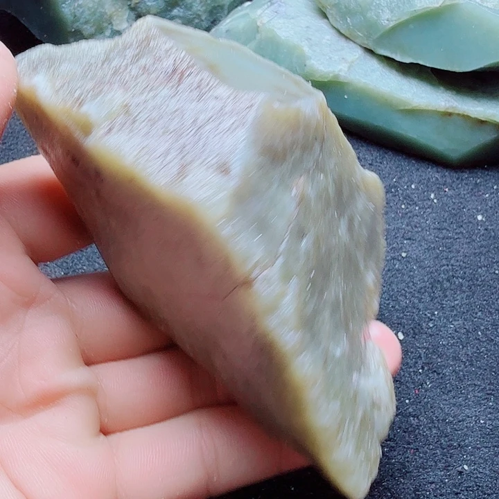 未镶嵌和田玉（糖玉）珠宝半成品