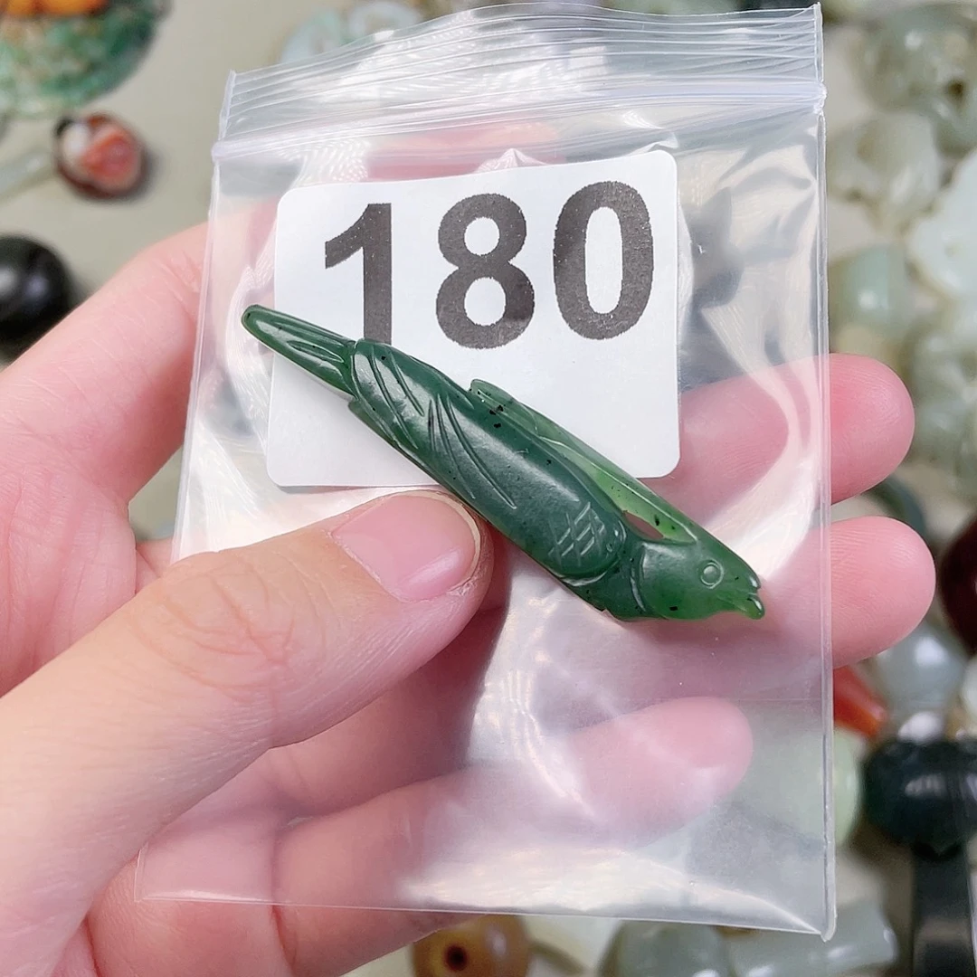 颈饰未镶嵌和田玉（糖玉）