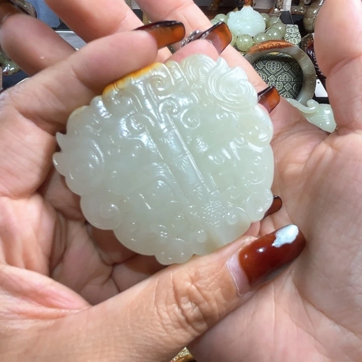 八***爪和田玉未镶嵌挂件