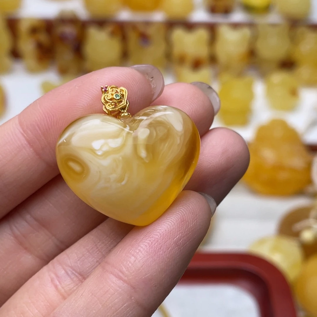 琥珀吊坠(赠链)银S925镀金镶嵌L**y