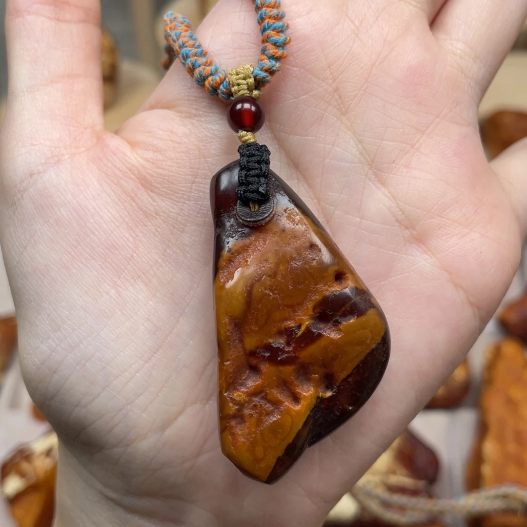 琥珀未镶嵌珠宝奇石