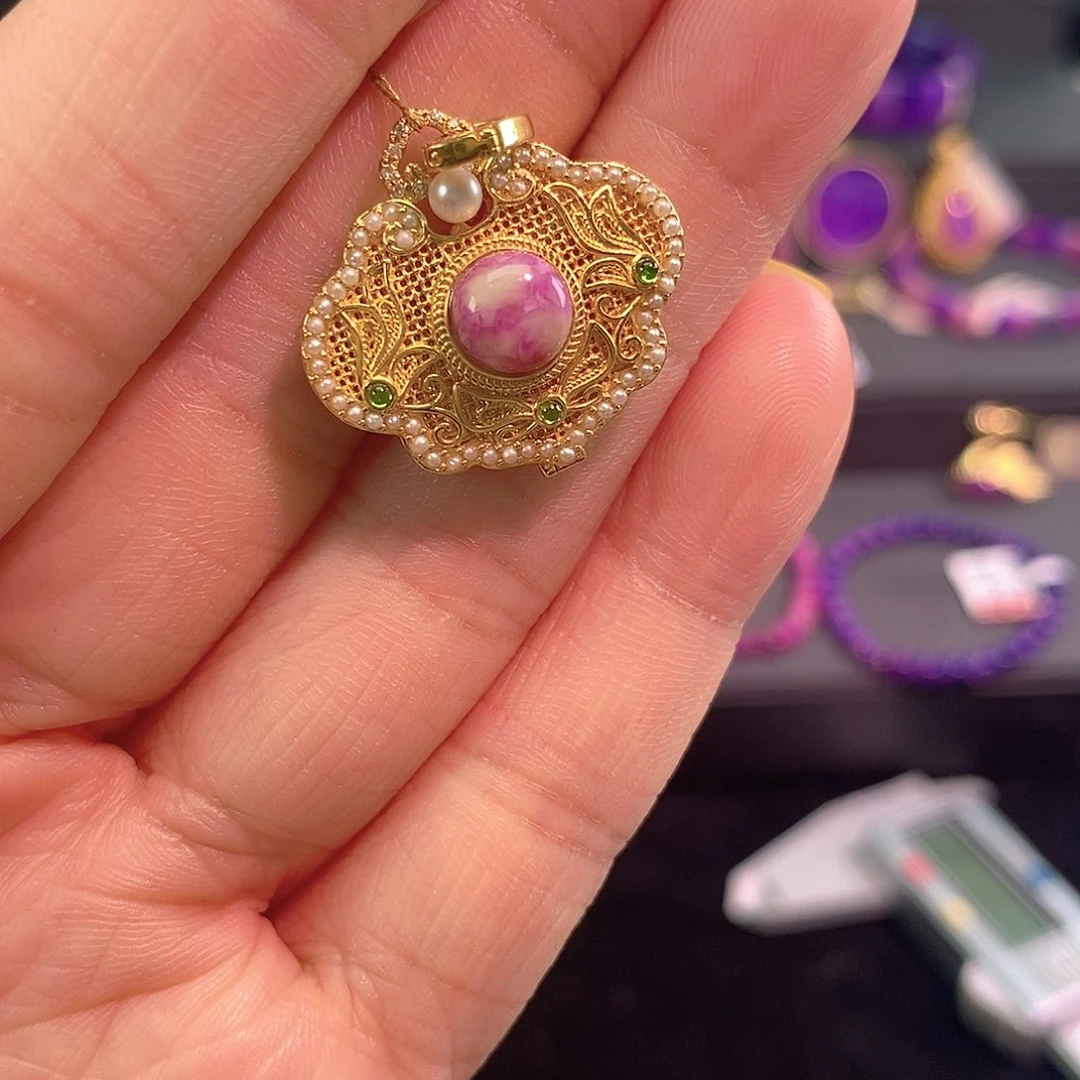 18K金镶嵌苏纪石（舒俱来）吊坠(不含链)