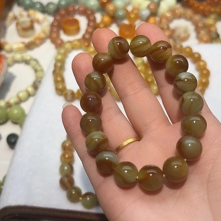 葡***）蛇纹石玉未镶嵌手串