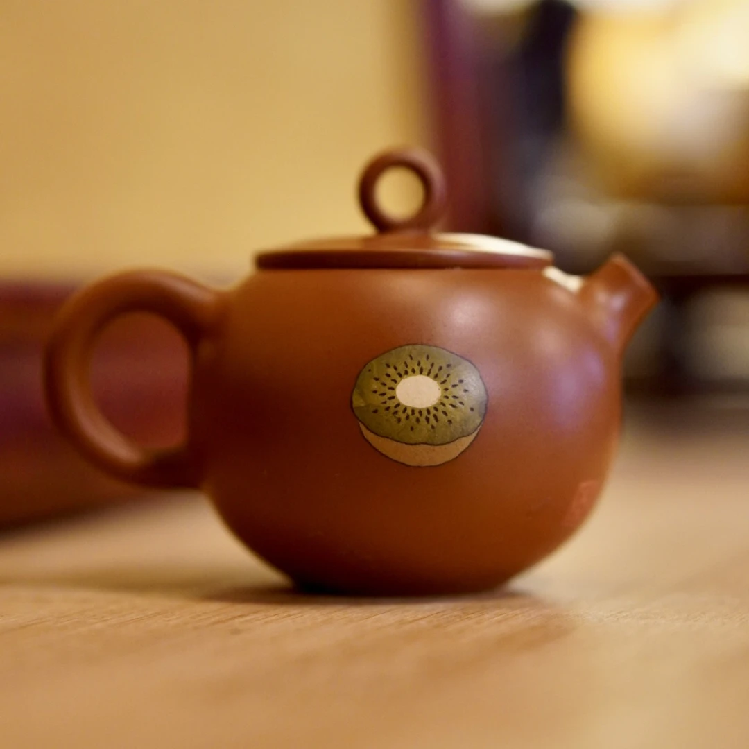 刻填水果猕猴桃70cc球孔彭文笑多道刻填重工壶钮精品精工紫陶陶壶