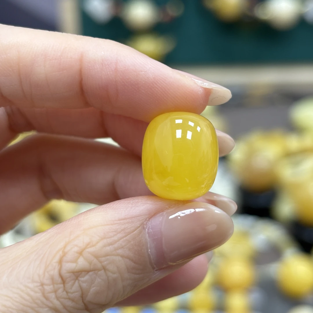 13.7*15.6mm焦皮料· 小妖珠宝天然原矿琥珀蜜蜡