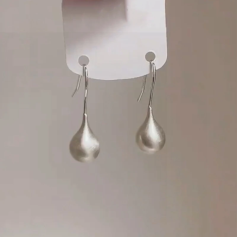 卡柒 铜合金耳饰 简约拉丝银色豆豆耳环女小众设计感冷淡风耳饰