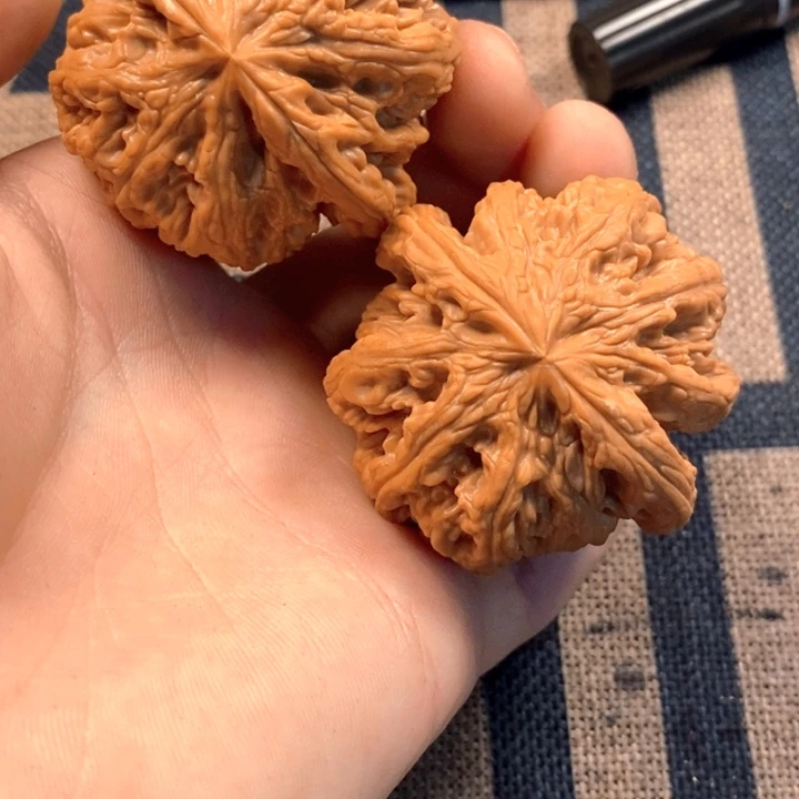 夜***珊文玩核桃吊坠全品粗筋50