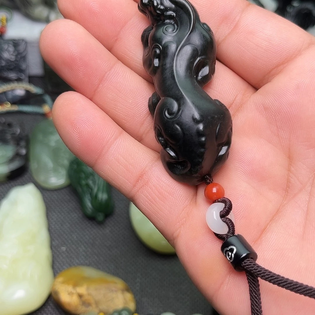 和田玉颈饰未镶嵌