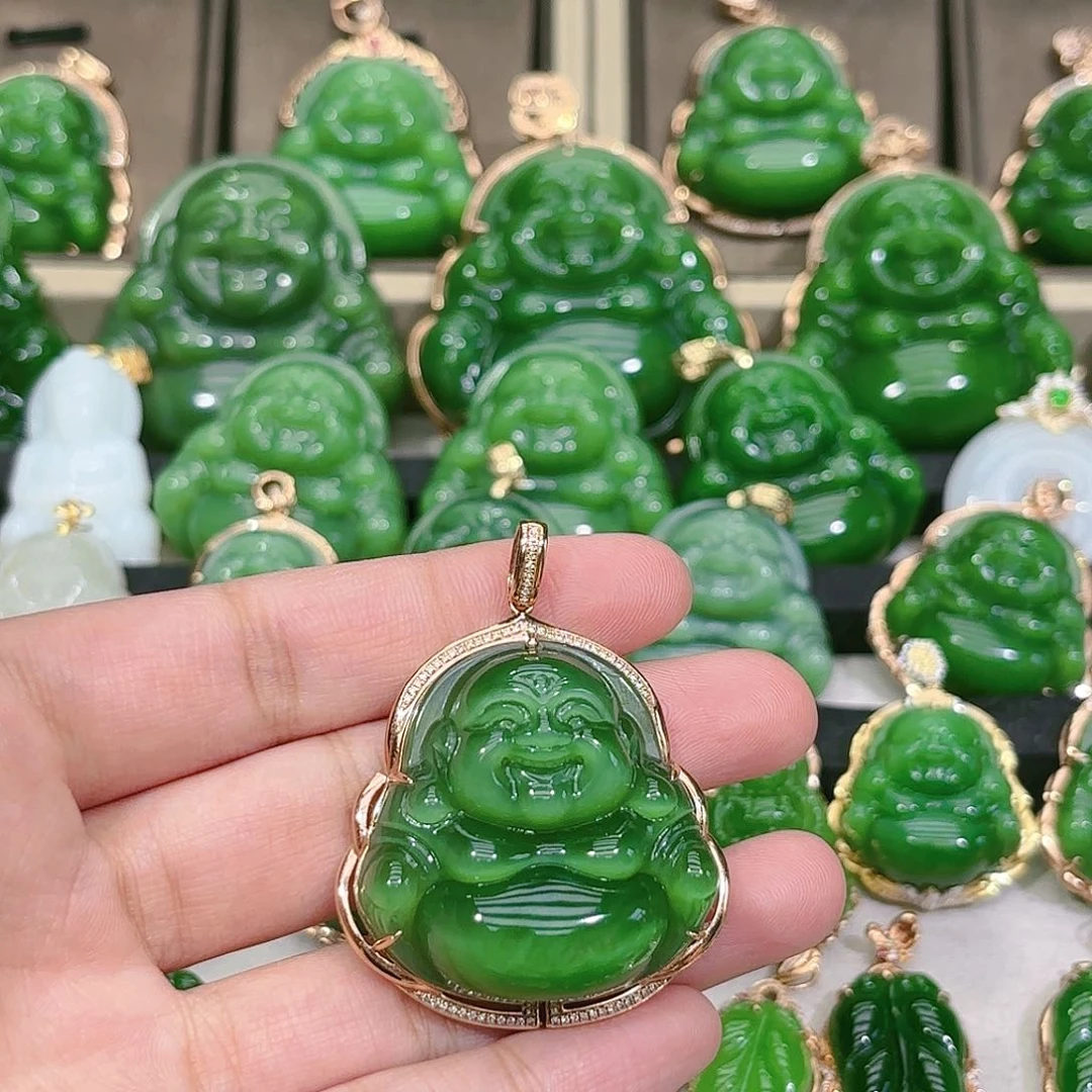 和田玉（碧玉）颈饰18K金镶嵌谷*肉