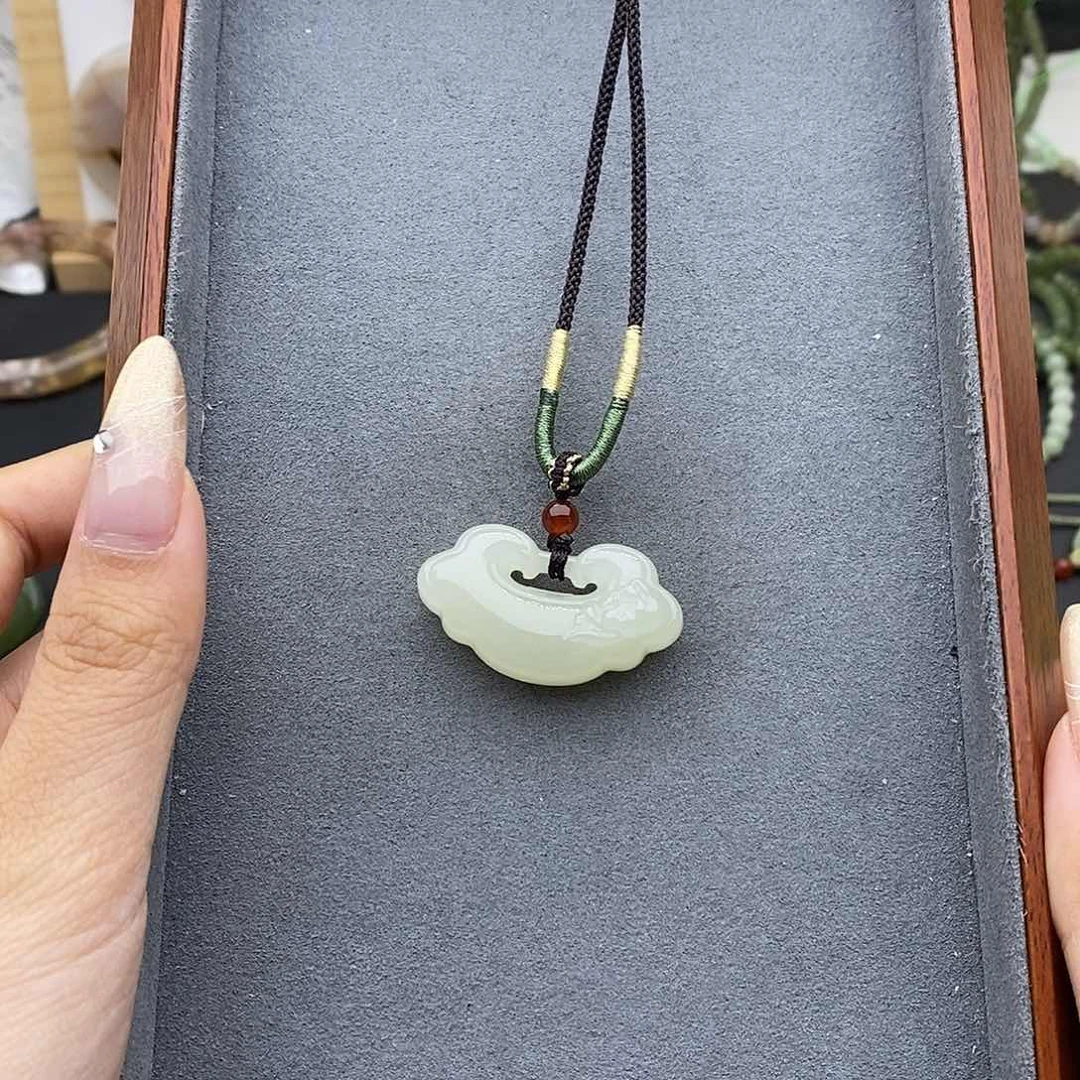 和田玉吊坠(不含链)未镶嵌