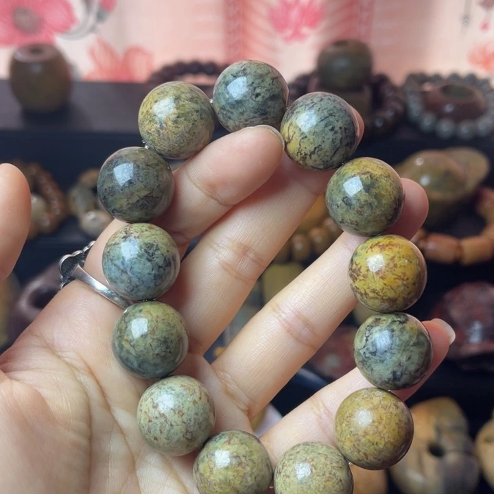 未镶嵌手链岫岩河磨玉（透闪石质玉）