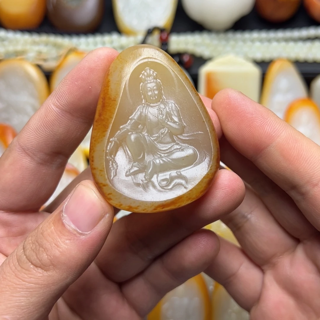 壮***情和田玉未镶嵌挂件