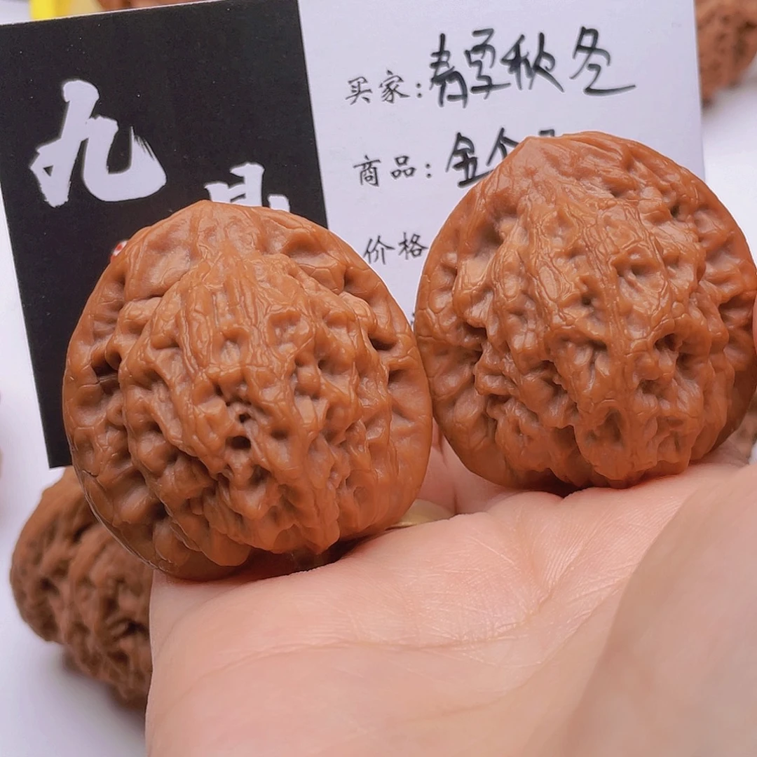 春***3桃核吊坠金公子帽