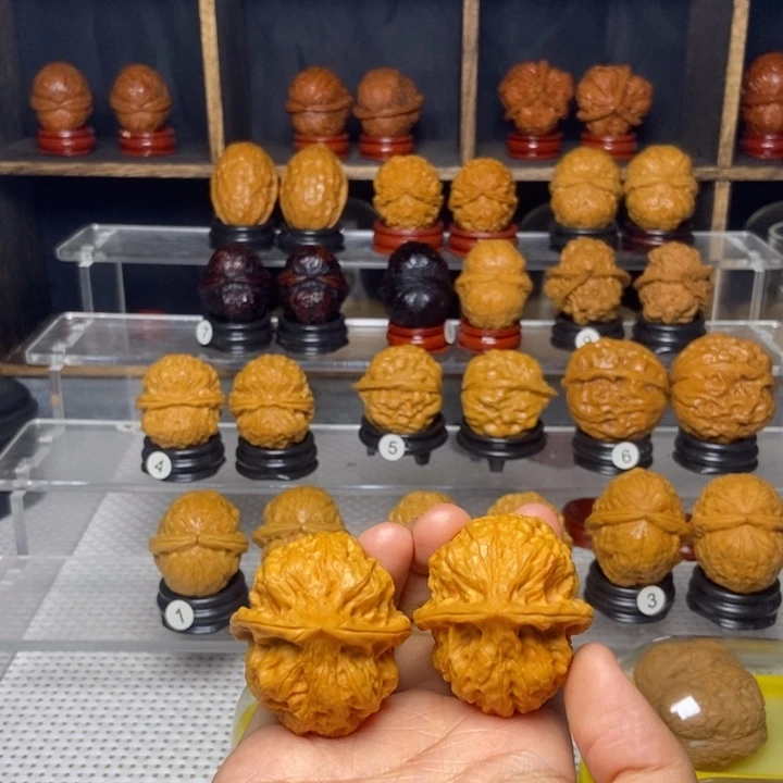 文玩核桃吊坠佛手疙瘩包30