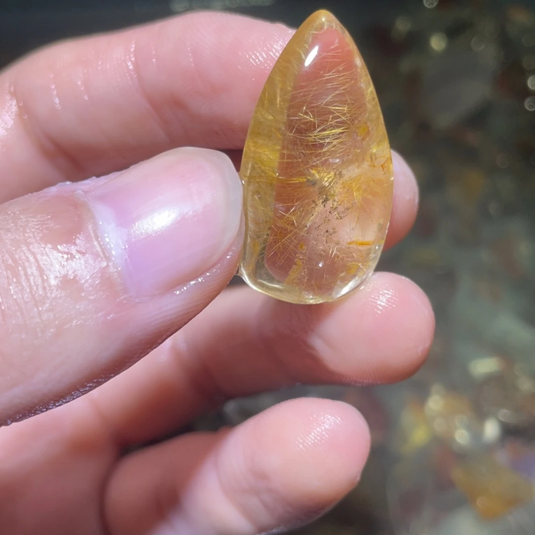 叹***兮只买单纯的吊坠，没带链子，属的性质。