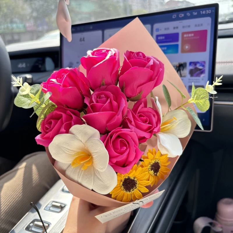 【广志送给美伢同款花束】蜡笔小新美伢玫瑰花混搭郁金香向日葵摆