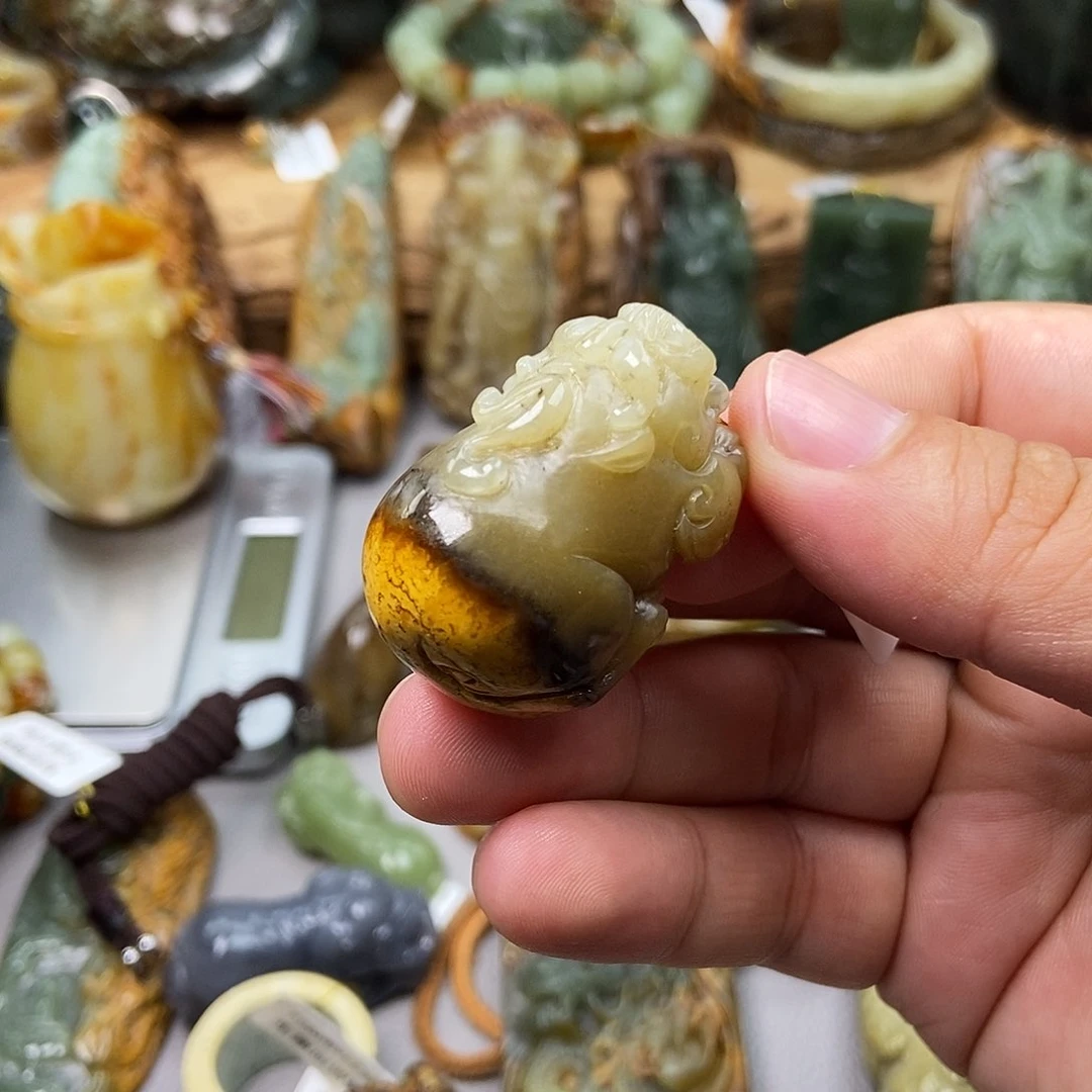 懿***桃岫岩河磨玉（透闪石质玉）未镶嵌珠宝奇石