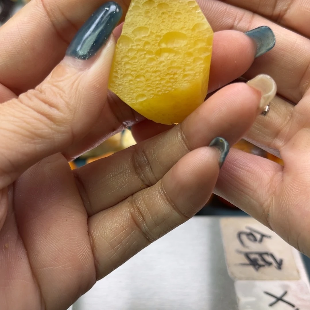 L***n定制琥珀未镶嵌蜜蜡原石不退不换