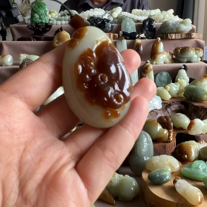 和田玉（糖玉）未镶嵌颈饰
