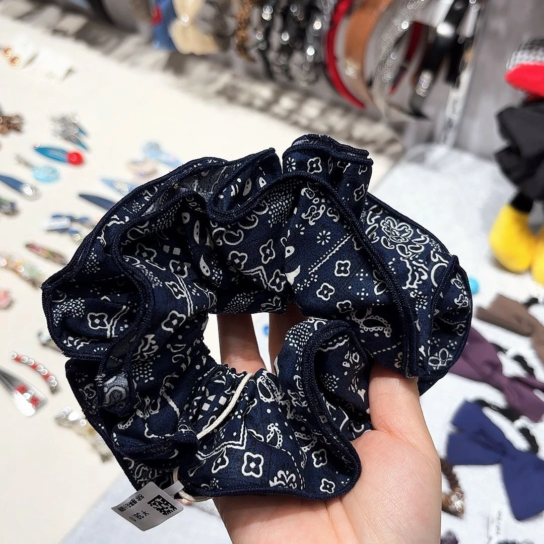 皮质铁合金腰花发发圈新款蓝色