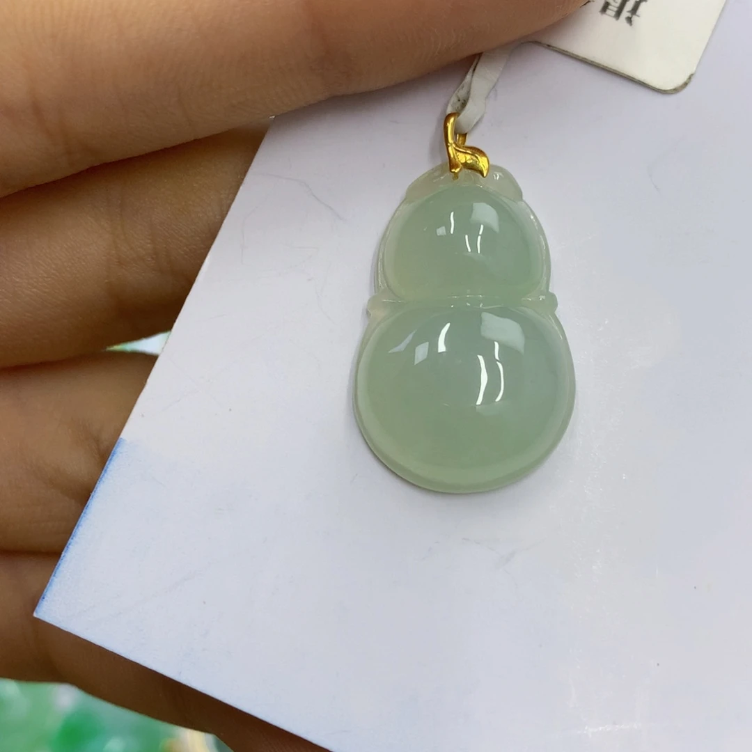 翡翠18K金镶嵌颈饰翡翠