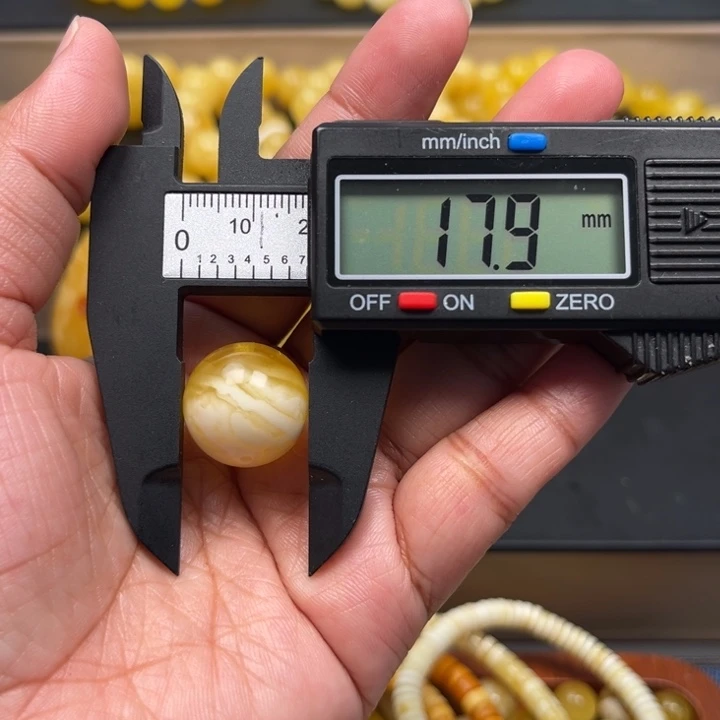 琥珀未镶嵌珠宝奇石M102号瓷白虎皮妖花