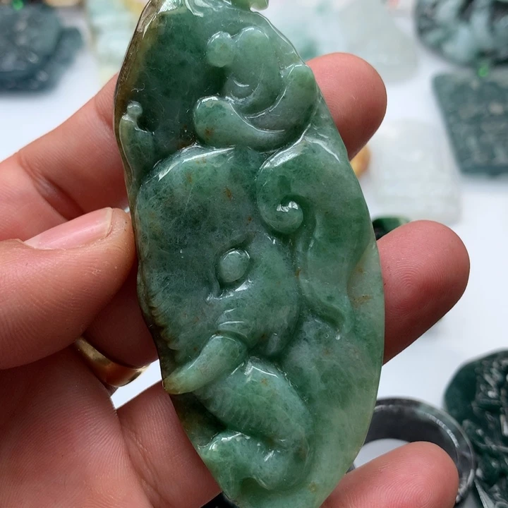 翡翠颈饰未镶嵌保真天然a货翡翠