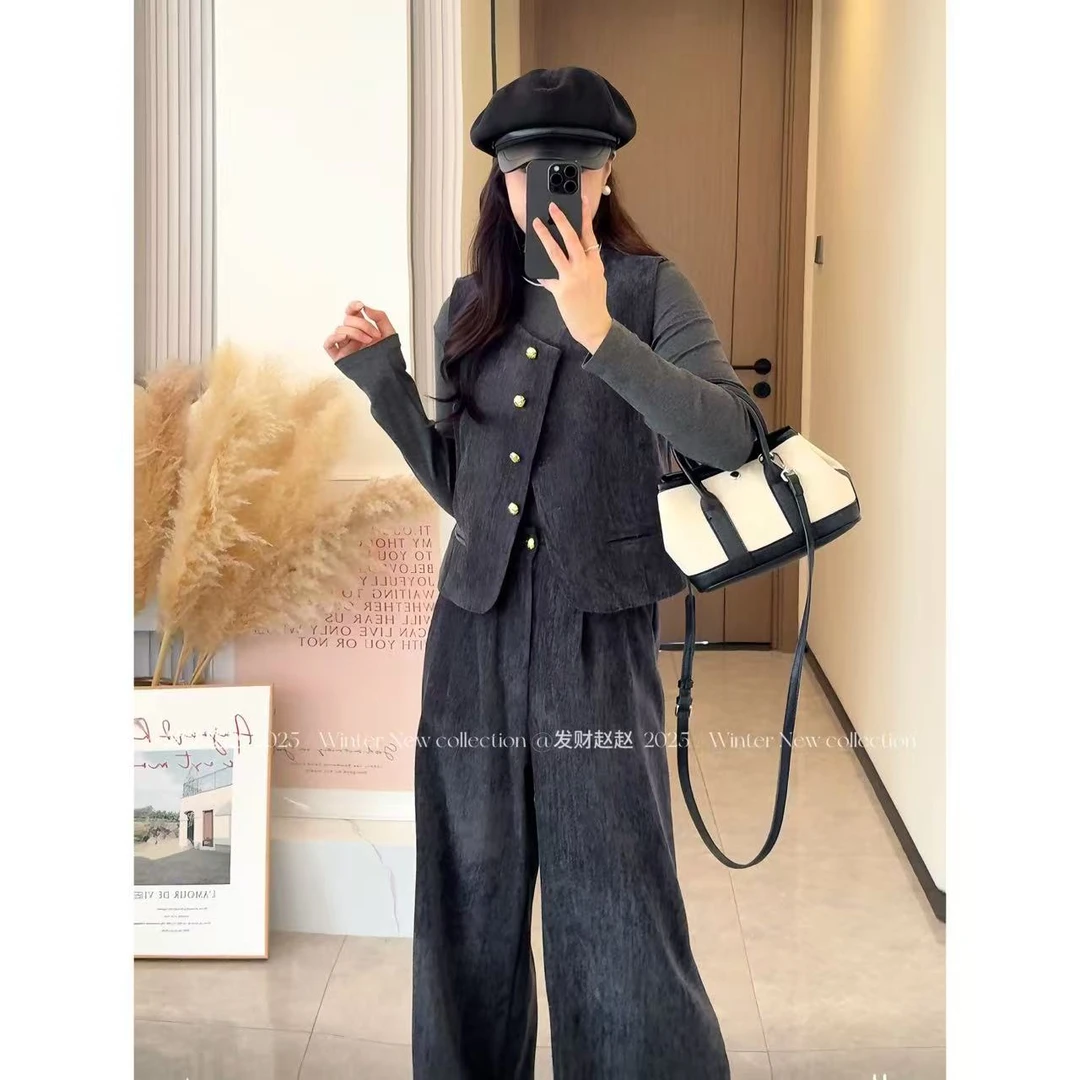 2025超火开秋套装女设计感轻熟风3150圆领马甲长裤三件套灰色套装