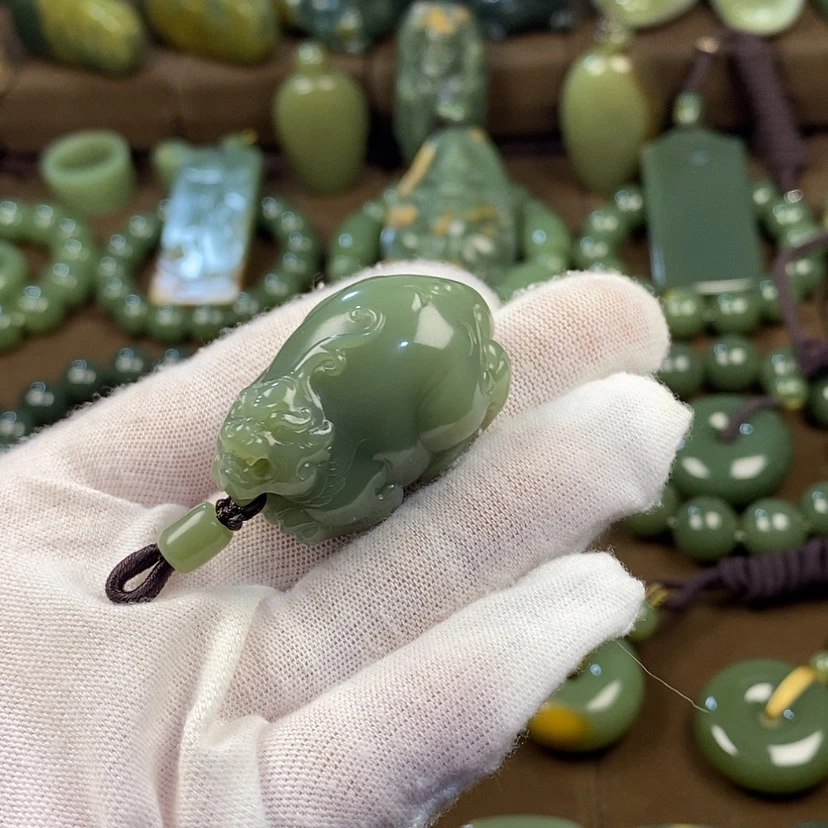【闪购商品】颈饰未镶嵌岫岩老玉（透闪石质玉）