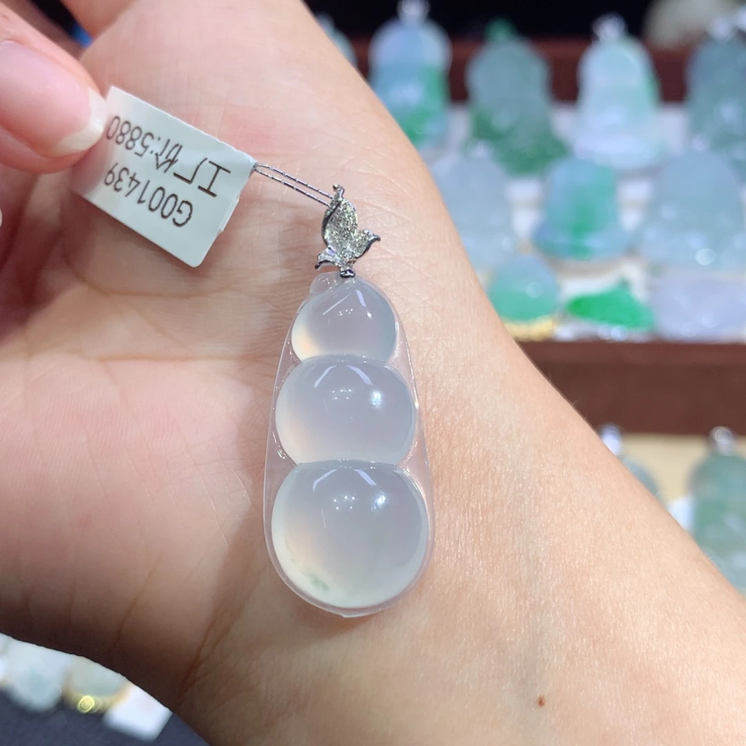 吊坠(不含链)18K金镶嵌翡翠福豆