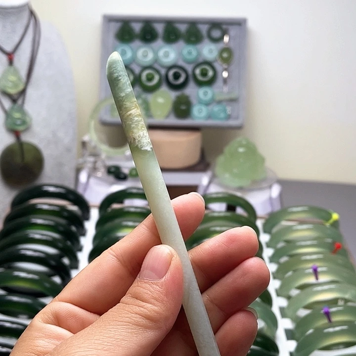未镶嵌蛇纹石玉手镯