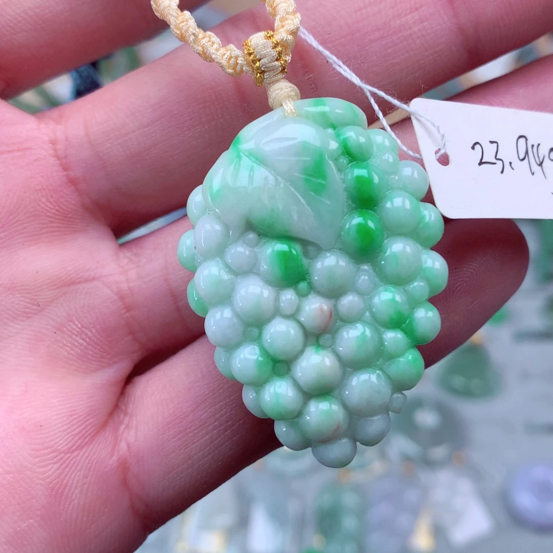 翡翠颈饰未镶嵌翡翠吊坠